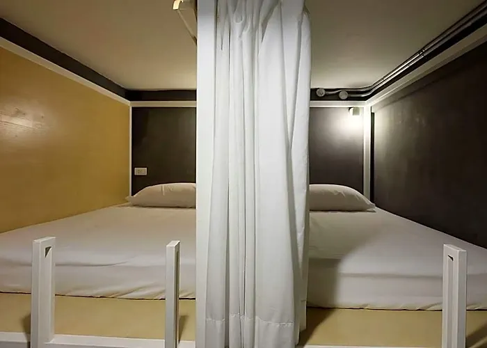 酒店 On The Bed